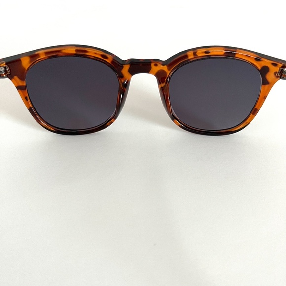 NEW Reading Tortoise Sunglasses +2.75 main image 5